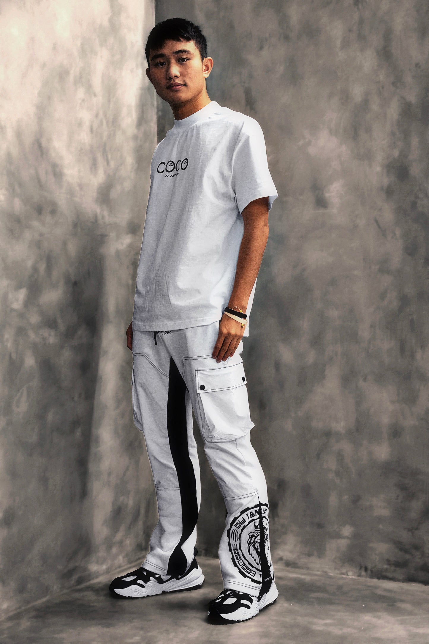 CoCo BOLD LION FACE, CHIC WHITE TURTLE NECK TEE